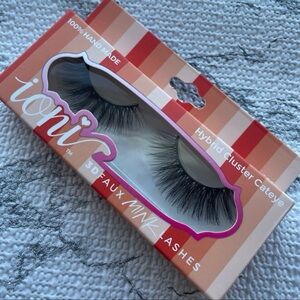 Ioni Lashes